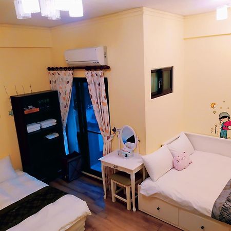 Birds Flower B&B Wujie Bilik gambar